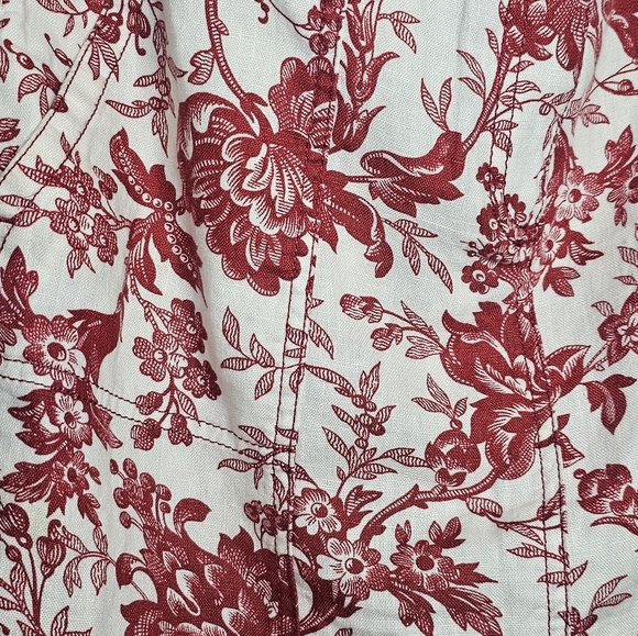 Ann Taylor A-Line Skirt in Red and Cream Floral - Picture 6 of 10